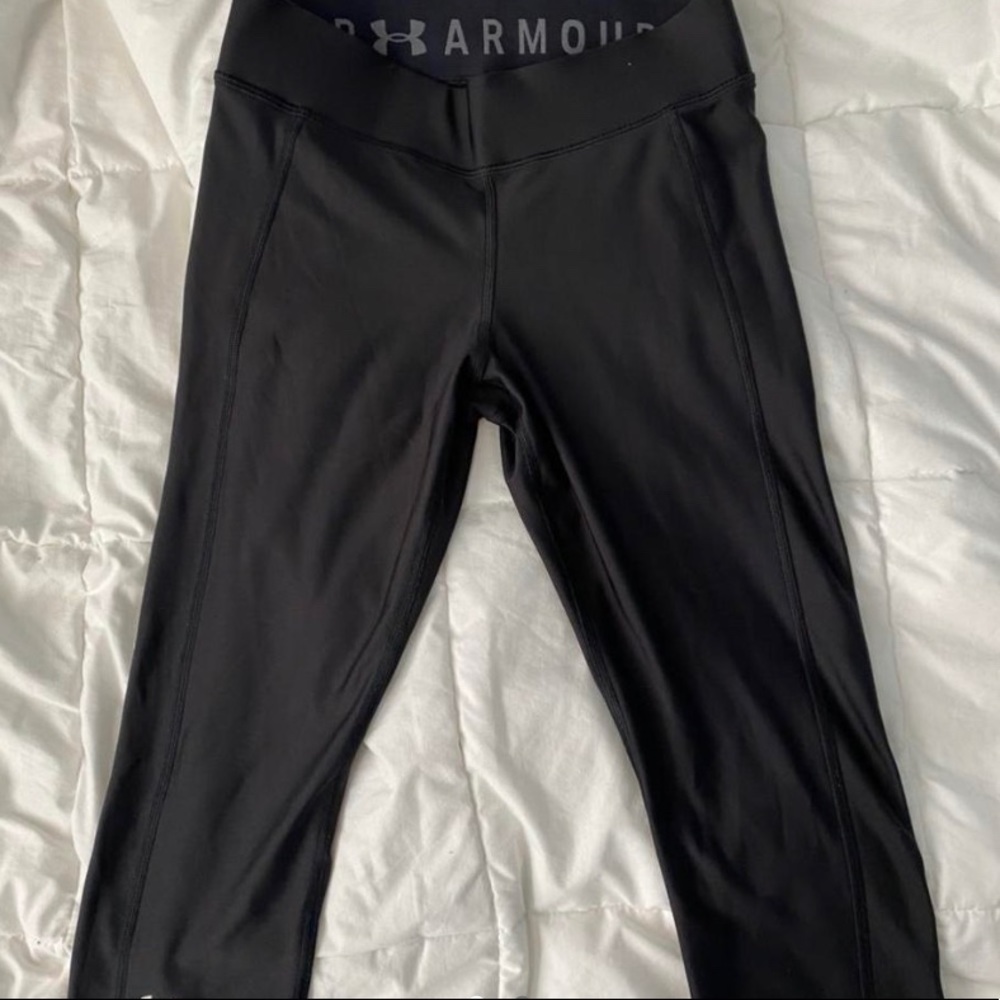 never used under armor leggings 
size:m